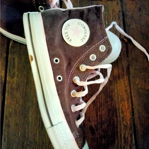 Converse All-Stars Velvety Brown Sz 6 Preowned - Picture 2 of 13